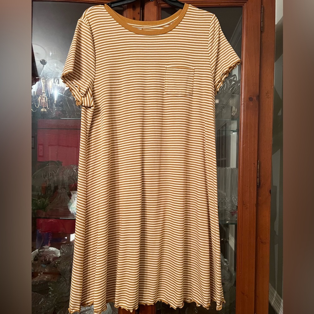 EUC So Women’s XL Dress